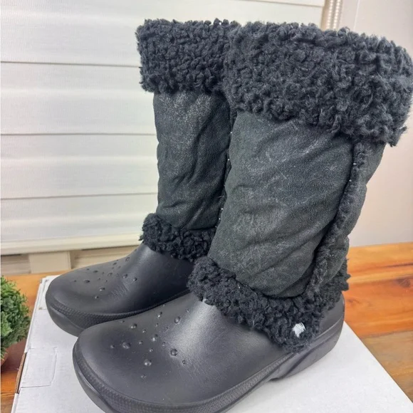 Crocs Womens Nadia Boots Black Faux Sherpa Fur Lined Rubber Winter Pull On 9 - Picture 1 of 9